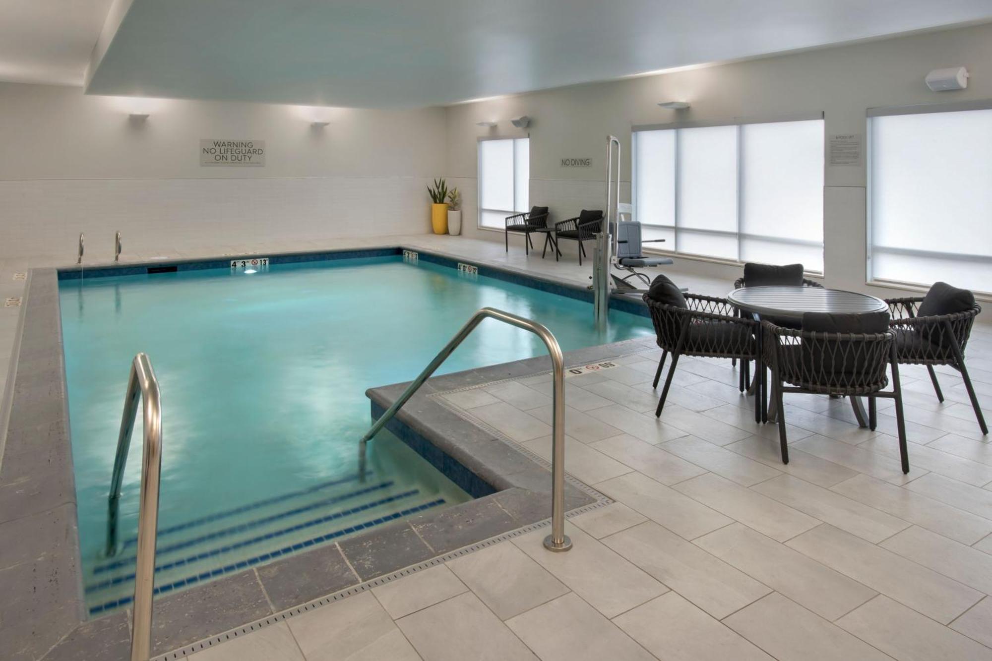 Towneplace Suites Portland Airport Me South Portland Exteriör bild