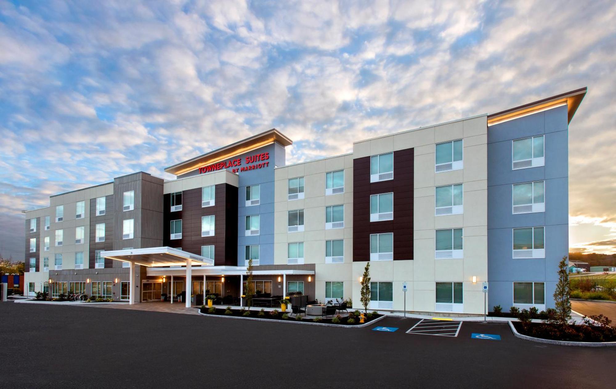Towneplace Suites Portland Airport Me South Portland Exteriör bild